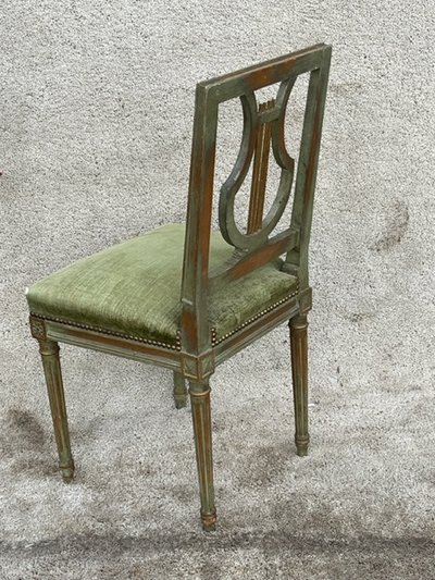 Lyre chair