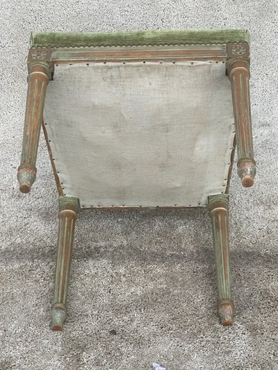 Lyre chair