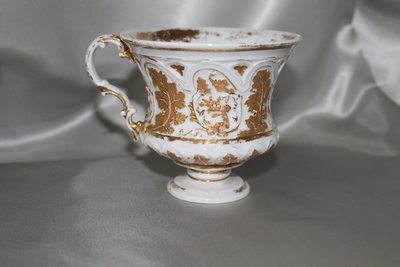 Tazza da cioccolata e piattino in porcellana di Grafenroda, Turingia, Germania, XIX secolo