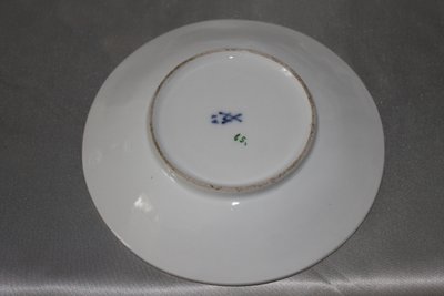 Tazza da cioccolata e piattino in porcellana di Grafenroda, Turingia, Germania, XIX secolo