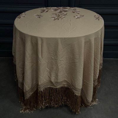 Embroidered shawl or tablecloth from China 1900 with floral decoration