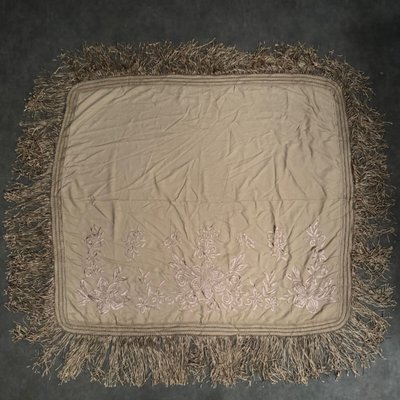 Embroidered shawl or tablecloth from China 1900 with floral decoration