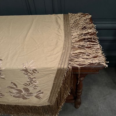 Embroidered shawl or tablecloth from China 1900 with floral decoration