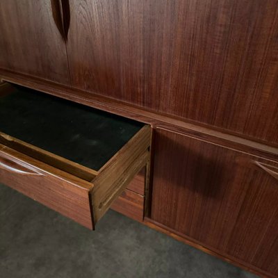 Credenza Highbord di Johannes Andersen modello UM18 in teak Danimarca