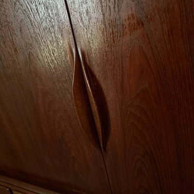 Credenza Highbord di Johannes Andersen modello UM18 in teak Danimarca