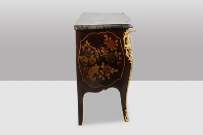 Commode sauteuse en laque avec son marbre. Années 1950. LS40112687Y