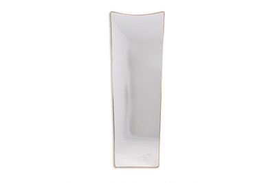 Paire de miroirs étroits en laiton doré. Circa 1970. LS63621409/2P
