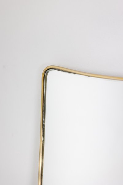 Paire de miroirs étroits en laiton doré. Circa 1970. LS63621409/2P