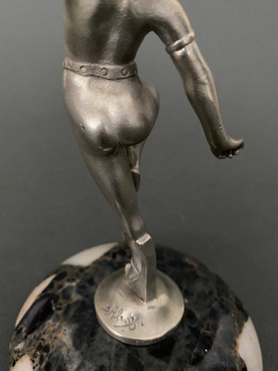 Mascotte automobile Dominique Alonzo Etling Paris danseuse égyptienne