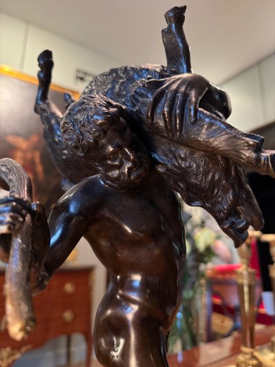 Ercole in bronzo e il cinghiale di Erimanto, Giambologna, inizi del XIX secolo.