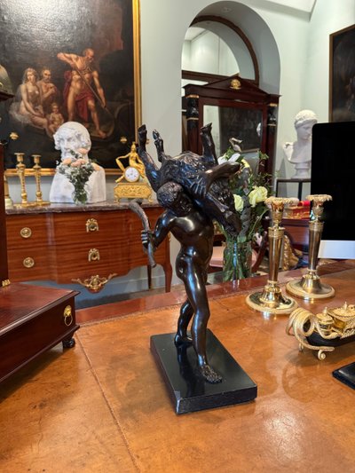 Ercole in bronzo e il cinghiale di Erimanto, Giambologna, inizi del XIX secolo.