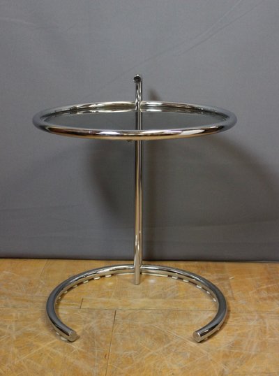 Table à Hauteur Réglable Dans Le Goût d'Eileen Gray