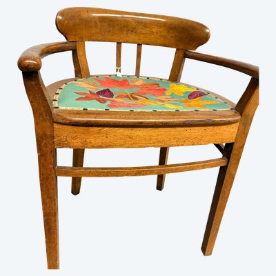 Antica poltroncina art decò 1940 in noce, seduta ricamata a foglie,70x52x44 cm