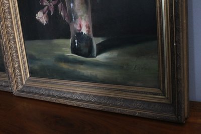 Ancienne paire de tableaux Vase aux fleurs huile sur toile. fin du 19e siècle. Cadres dorés contemporains signés Bélaval.