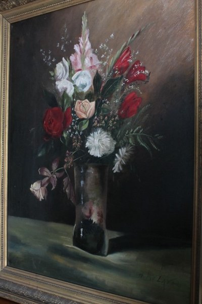Ancienne paire de tableaux Vase aux fleurs huile sur toile. fin du 19e siècle. Cadres dorés contemporains signés Bélaval.