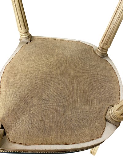 Coppia di sedie Luigi XVI Medallion in legno dipinto e velluto 