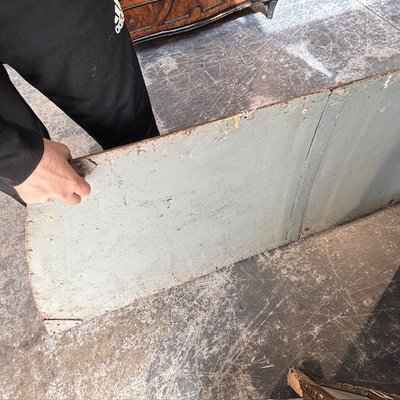 Ancienne grande enseigne en métal peint « Bottiglieria » de la fin du 19ème siècle. en fer. Taille 270 x 57 