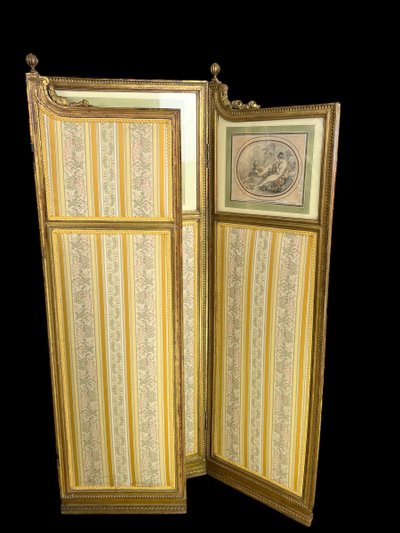 ANTIQUE SCREEN WITH 3 LEAVES IN CARVED AND GILDED WOOD WITH 19TH CENTURY ENGRAVINGS