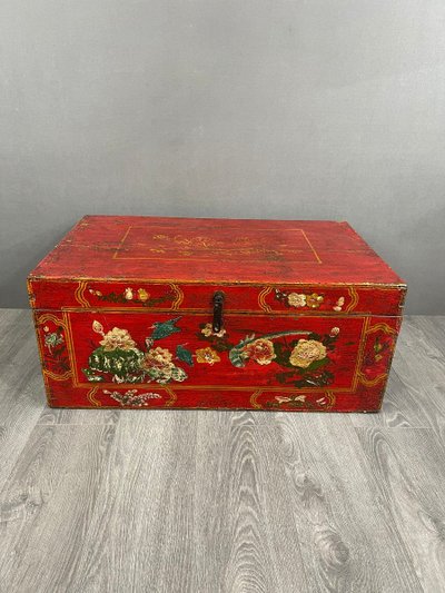 Coffre Ancien Peint à La Main, Décor Floral Sur Fond Rouge, XIXe Siècle
