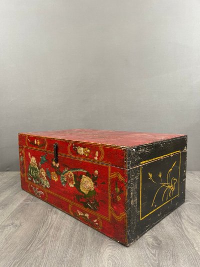 Coffre Ancien Peint à La Main, Décor Floral Sur Fond Rouge, XIXe Siècle