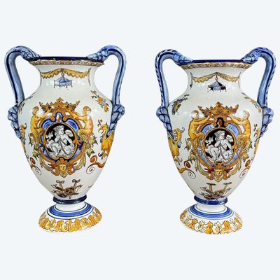 Paire De Vases Gien Inspiration Renaissance Italienne XIXe Siècle