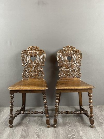 Paire De Chaises En Bois Sculpté Fin XIXe Siècle
