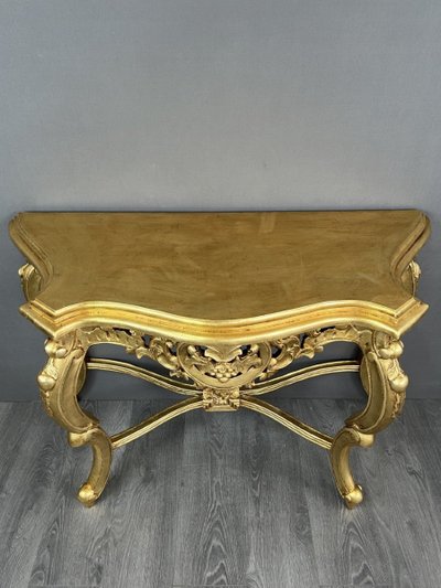 Elegant Gilded Console With Carved Details 20th Century