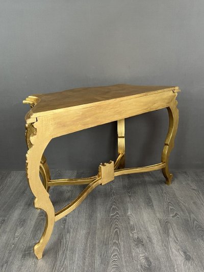 Elegant Gilded Console With Carved Details 20th Century