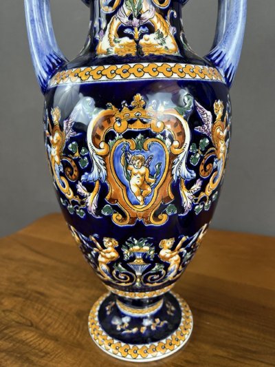 Paire De Vases En Céramique De Gien Magnifique Décor Renaissance XXe Siècle