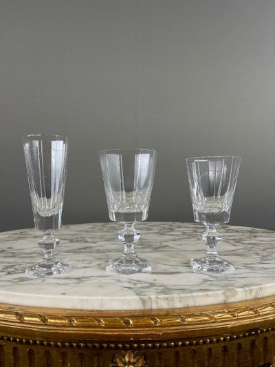 Ensemble De Verres En Cristal De Sèvres 33 Pièces