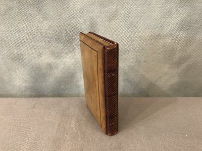 Piccola carta da ballo intarsiata del XIX secolo 