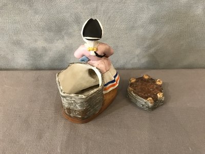 Pot à tabac en porcelaine de biscuit d'époque 19 ème 