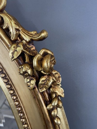 Specchio ovale in legno dorato Napoleone III