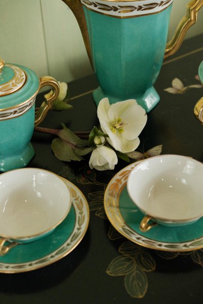 Limoges Yolande Manin Coffee Tea Service 6 Servers XXth Century