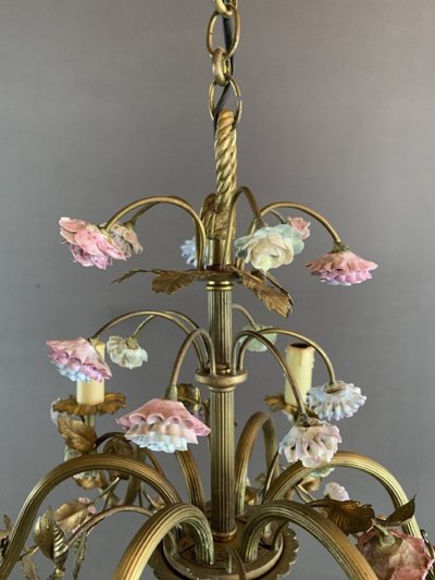 Lampadario floreale in porcellana e ottone del XX secolo