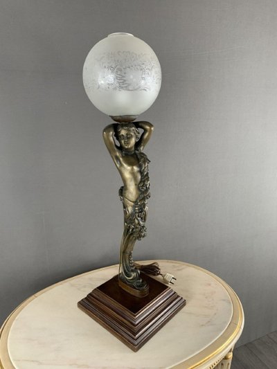 Klassische Tischlampe aus Bronze XX Jahrhundert