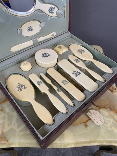 Coffret De Toilette En Ivoire, 18th Century