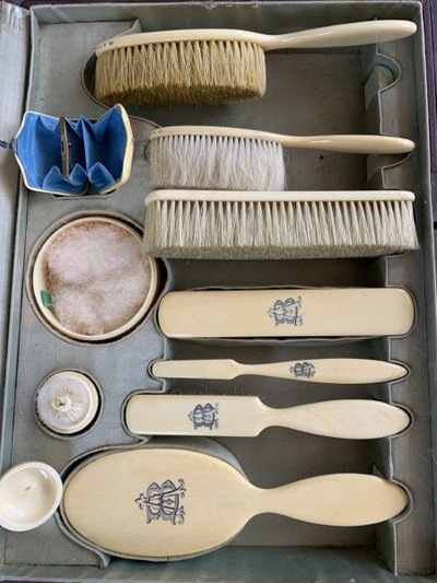 Coffret De Toilette En Ivoire, 18th Century