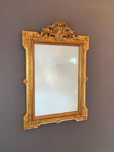 Specchio in legno intagliato e dorato in stile Luigi XVI, XIX secolo