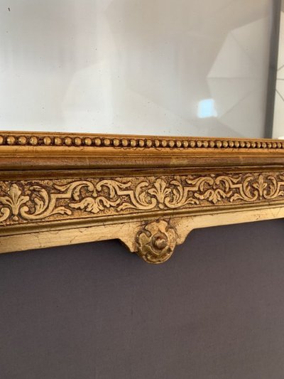 Specchio in legno intagliato e dorato in stile Luigi XVI, XIX secolo