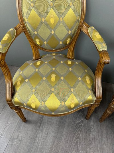 Paire De Fauteuils Louis XVI En Bois Sculpté, Fin XIXe Siècle
