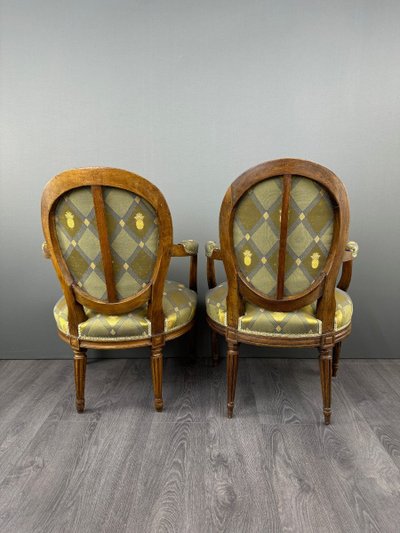 Paire De Fauteuils Louis XVI En Bois Sculpté, Fin XIXe Siècle
