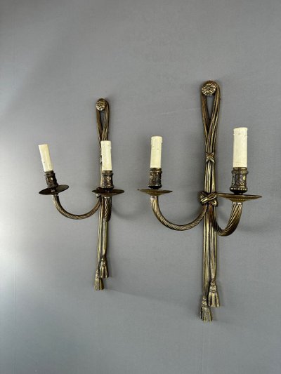 Paire D’appliques Murales En Bronze Doré De Style Louis XVI, XXe Siècle