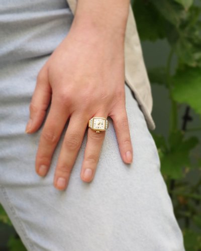 Bague montre tank en or 18 karats et diamants, bague ancienne, Rétro, montre, bijou rétro, diamants 