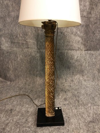 Lampada in legno dorato, 20° secolo