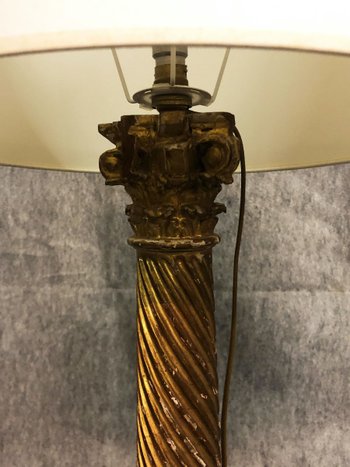 Lampada in legno dorato, 20° secolo