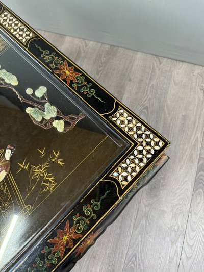 Table Basse Chinoise Laquée Et Incrustée, XXe Siècle