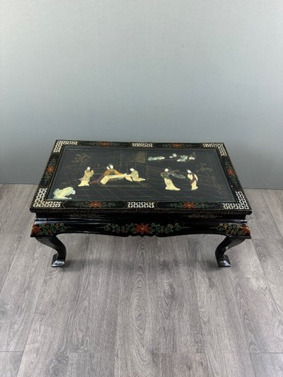 Table Basse Chinoise Laquée Et Incrustée, XXe Siècle