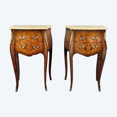 Paire De Tables De Chevet De Style Louis XV En Marqueterie Et Marbre – XIXe Siècle