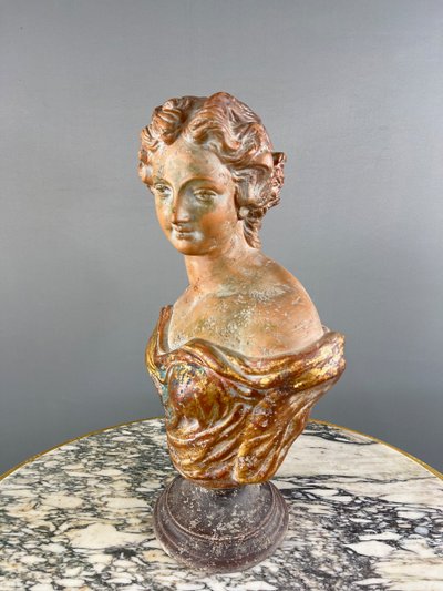 Busto femminile in terracotta, Italia, XX secolo